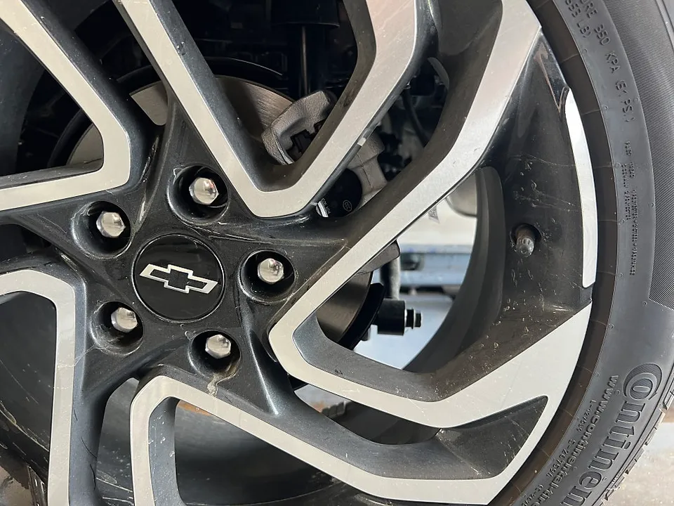 Chevrolet Trailblazerのホイールリペア・塗装事例 施工写真 2-2