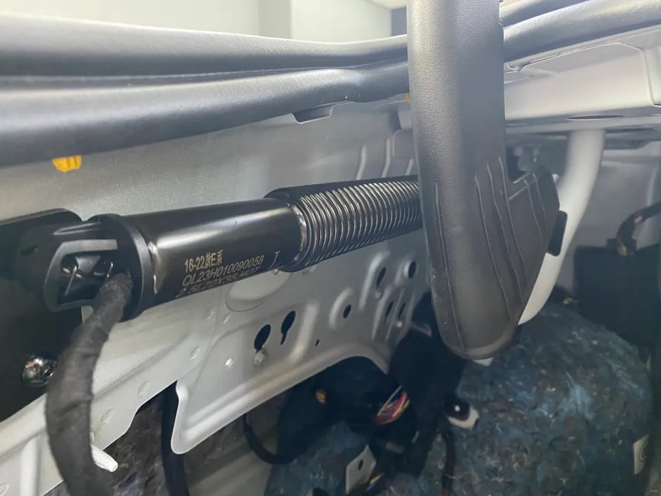 Mercedes-Benz E-Class W213 oem options - Mercedes-Benz E-Class W213 Oem Options Installation Review — Cost photo 3