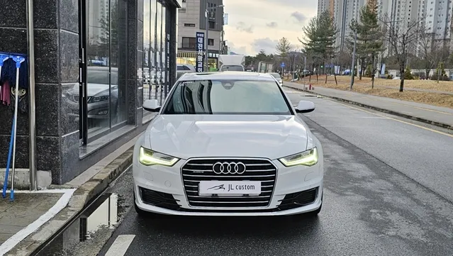 Audi A6 ambient lighting - Audi A6 Ambient Lighting Review: Enhanced Interior Mood photo 4