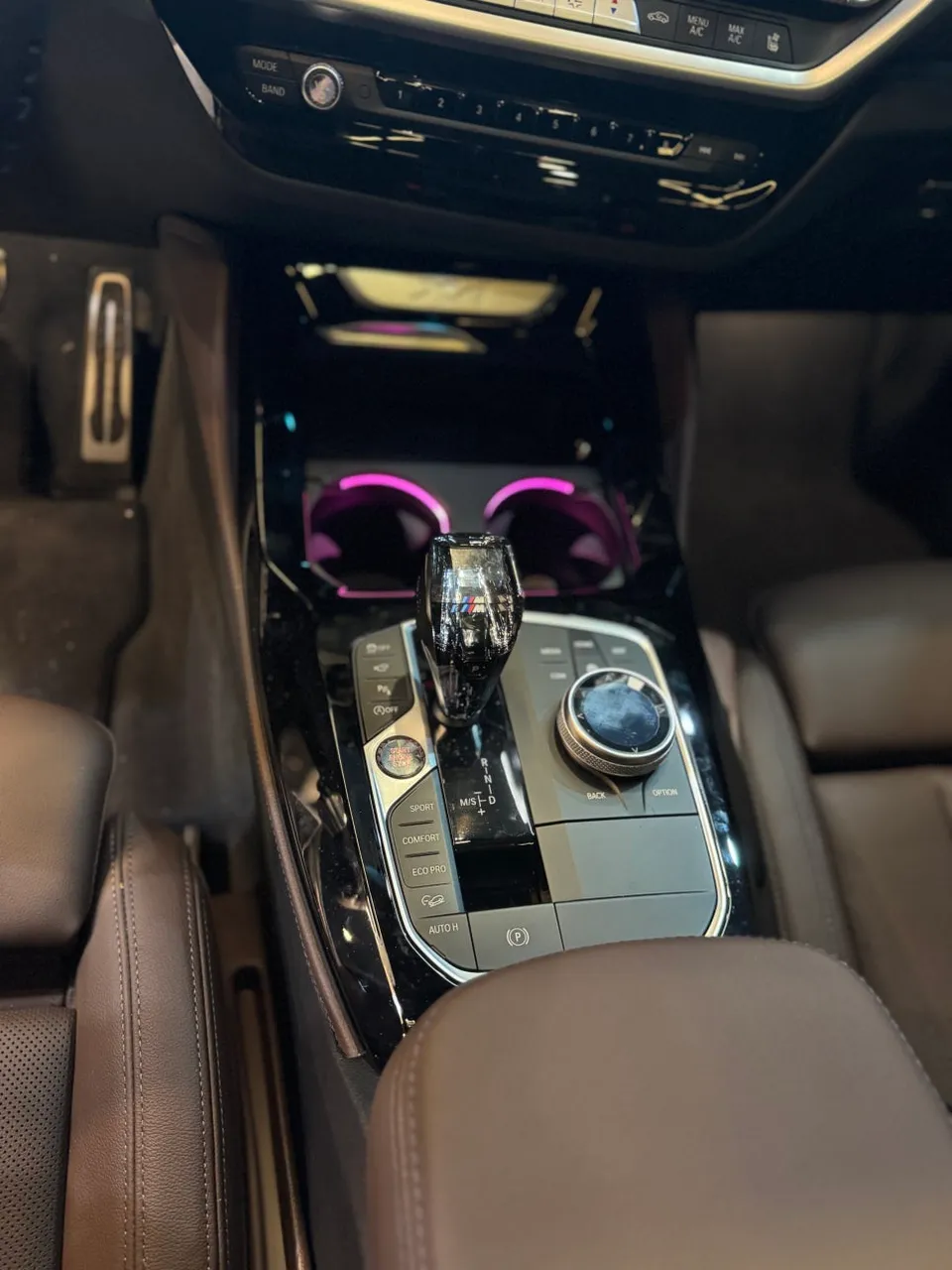 BMW X4 G02 ambient lighting - BMW X4 Ambient Lighting Upgrade: Crystal Console & Logo Lights photo 5