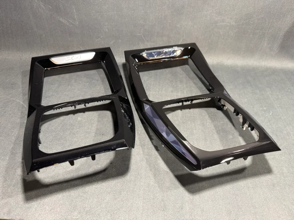 BMW X4 G02 ambient lighting - BMW X4 Ambient Lighting Upgrade: Crystal Console & Logo Lights photo 7