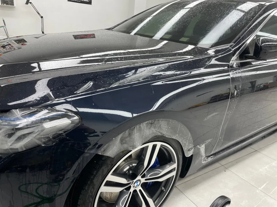 BMW 6 Series GTのPPF施工事例|傷防止と美観維持 施工写真 1-3