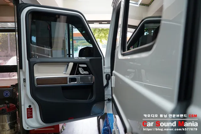 Mercedes-Benz G-Wagon soundproofing - Mercedes-Benz G-Wagon Soundproofing Review: Cost & Results photo 4