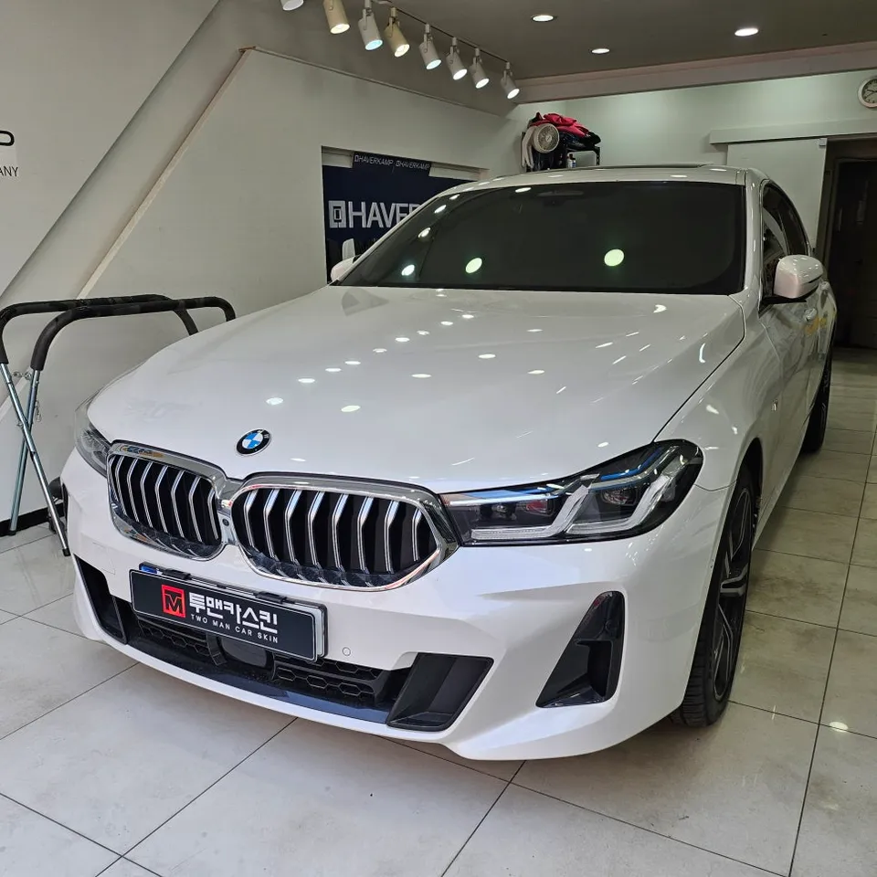 BMW 6 Series GT ルーフラッピング事例|費用目安・仕上がり 施工写真 1-1