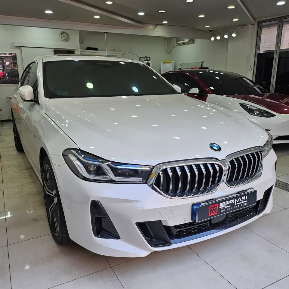 BMW 6 Series GT ルーフラッピング事例|費用目安・仕上がり 施工写真 2-1