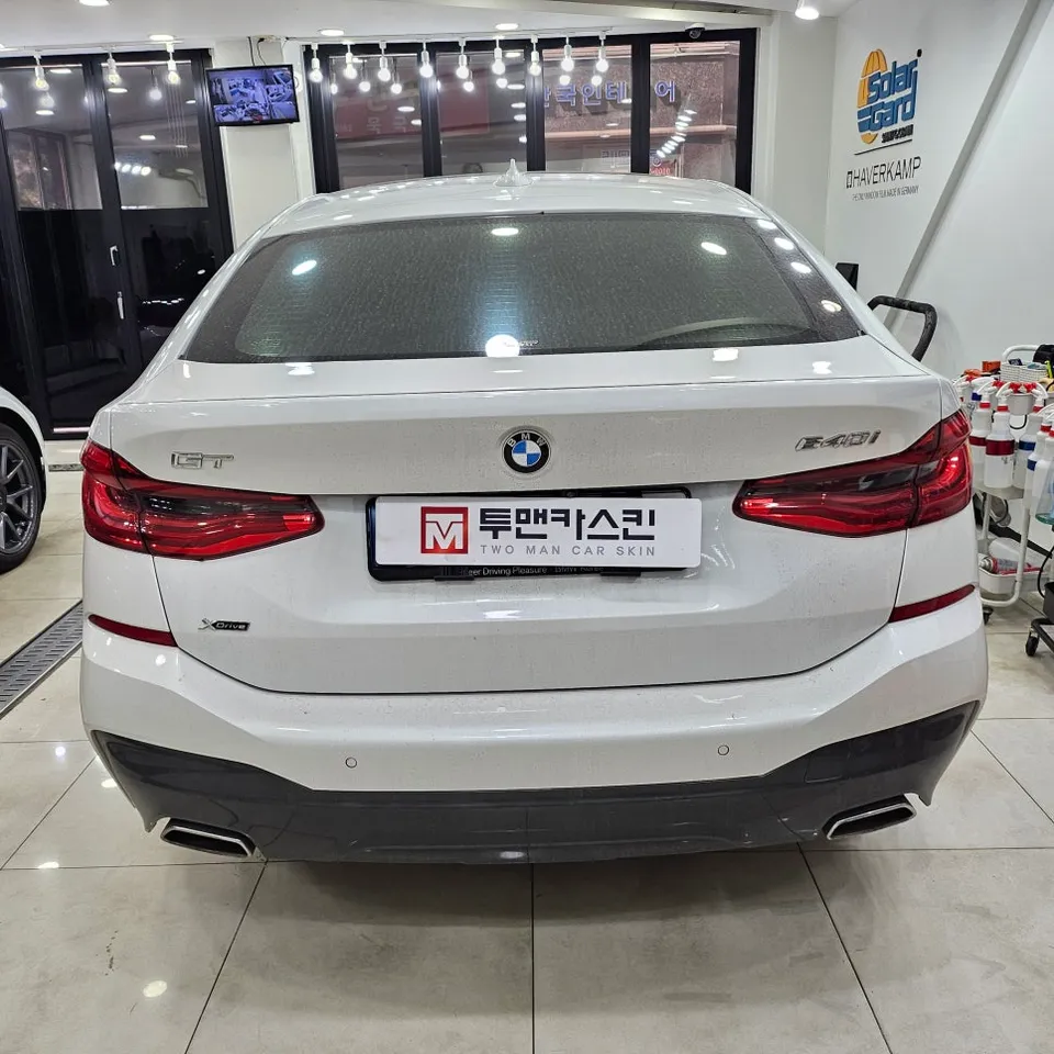 BMW 6 Series GT ルーフラッピング事例|費用目安・仕上がり 施工写真 3-1