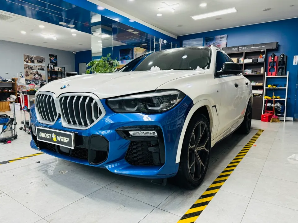 BMW X6のカーラッピング事例|費用目安・仕上がり 施工写真 3-1