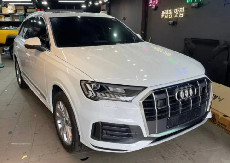 Audi Q7のクロームパーツラッピング事例|費用目安・仕上がり 施工写真 2-1