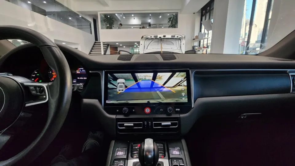 Porsche MacanのAndroid Auto・CarPlay取付事例 施工写真 4-2