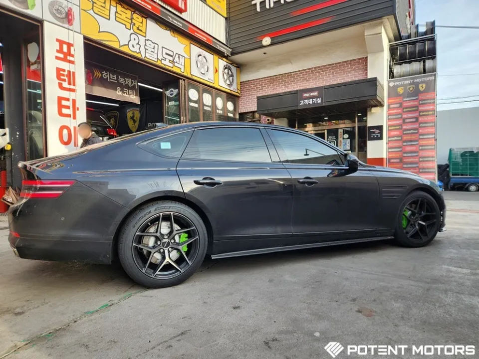 Genesis G80のホイールリペア・塗装事例 施工写真 4-2