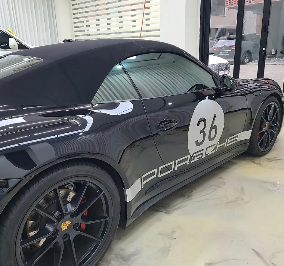 ポルシェ911 PPF施工事例｜デカール保護とカスタム 施工写真 3-3
