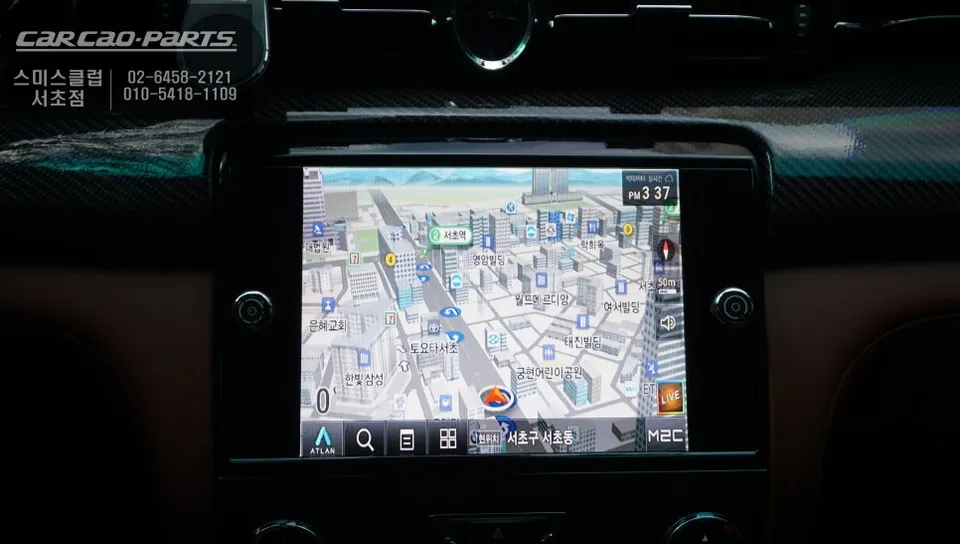 Maserati QuattroporteのAndroid Auto・CarPlay取付事例 施工写真 5