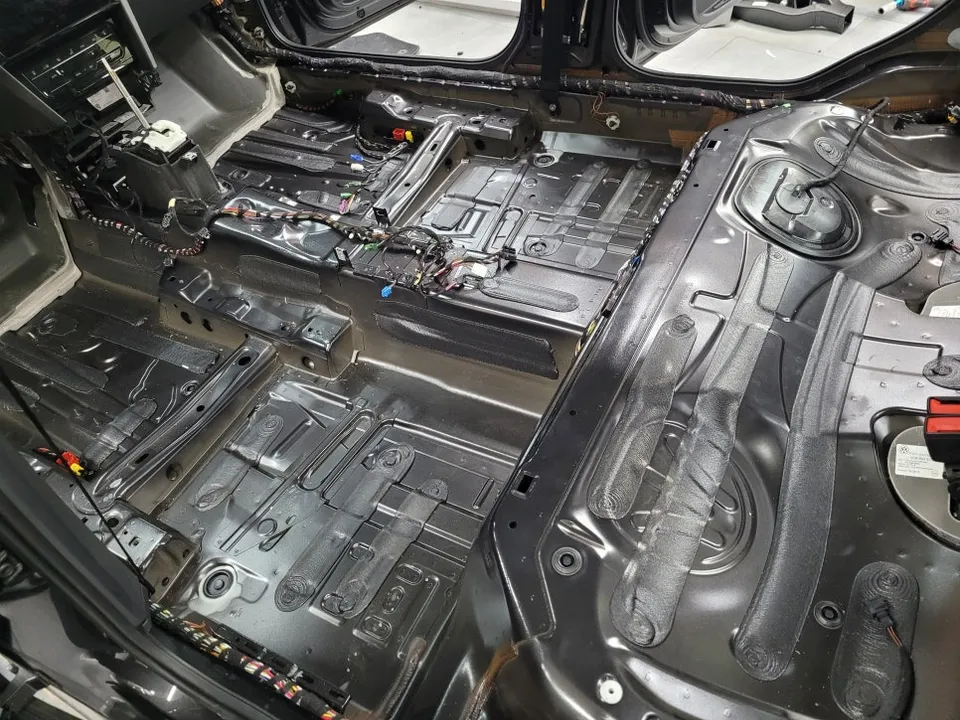 Volkswagen Arteon soundproofing - Volkswagen Arteon Undercoating Review — Enhanced Quietness photo 3