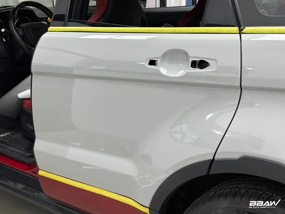 Land Rover Evoqueのカーラッピング事例|費用目安・仕上がり 施工写真 1-3