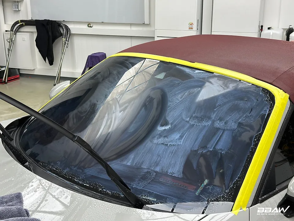 ポルシェ 718 Boxsterのカーラッピング事例|費用目安・仕上がり 施工写真 4-2
