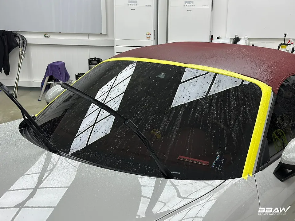 ポルシェ 718 Boxsterのカーラッピング事例|費用目安・仕上がり 施工写真 1-3