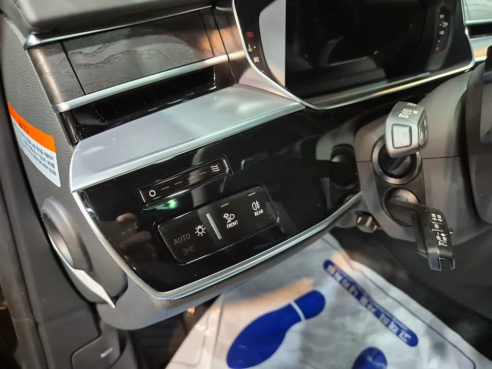 Audi A8の室内PPF施工事例｜ハイグロスの傷対策 写真
