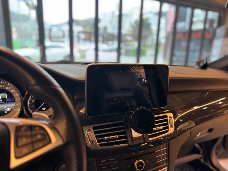 Mercedes-Benz CLS W218 android system - Mercedes-Benz CLS W218 Android Head Unit Review — Modern Infotain photo 3