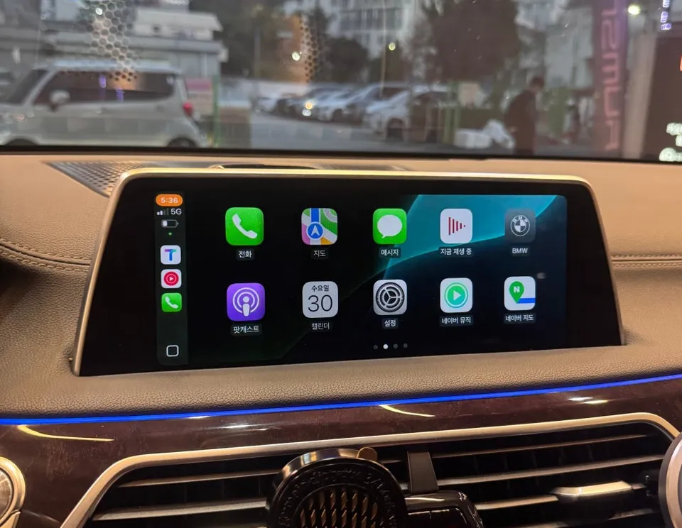 BMW 7 Series android head unit - BMW 7 Series CarPlay Retrofit Review — Enhanced Infotainment photo 3