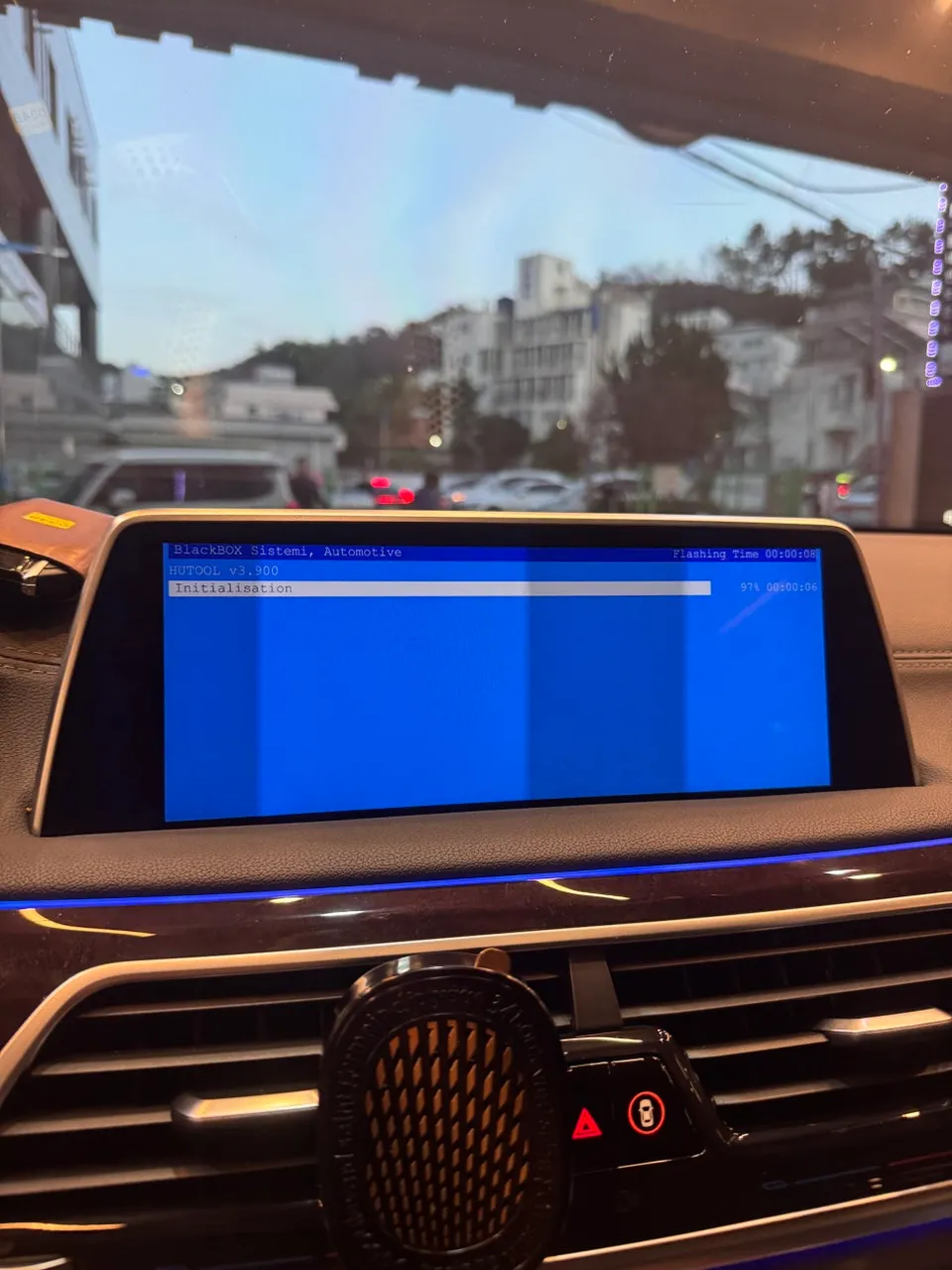 BMW 7 Series android head unit - BMW 7 Series CarPlay Retrofit Review — Enhanced Infotainment photo 5
