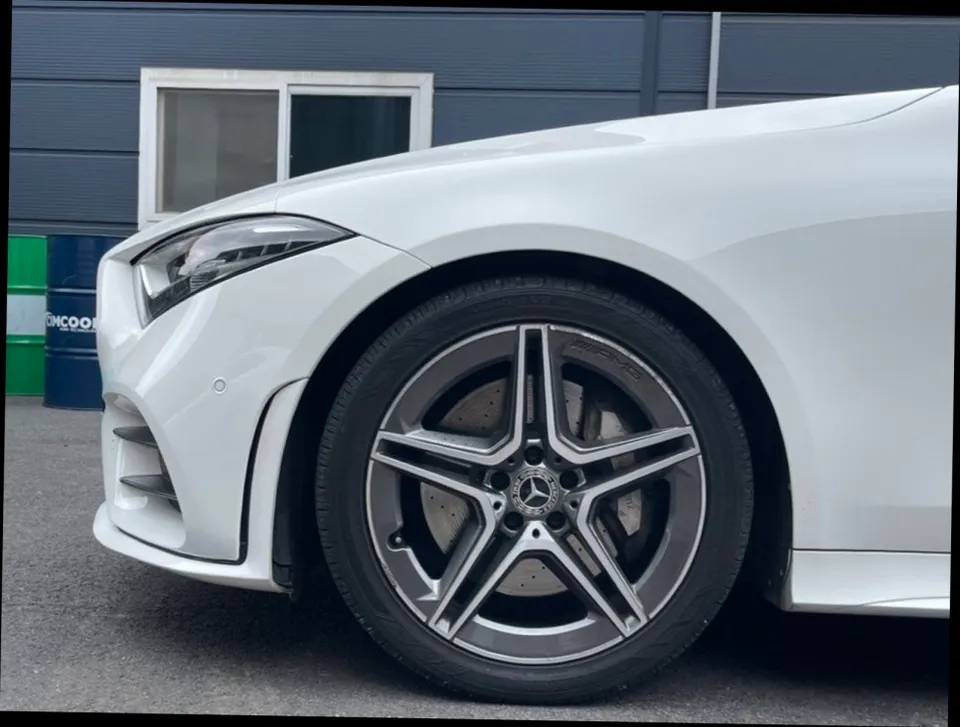 Mercedes-Benz CLS W219 wheel repair - Mercedes-Benz CLS W219 Wheel Refinishing Review — Gloss Black Powder Coat photo 4