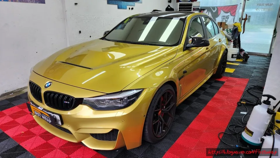 BMW 3 Seriesのカーラッピング事例|ケビンブルーの仕上がり 施工写真 2-1
