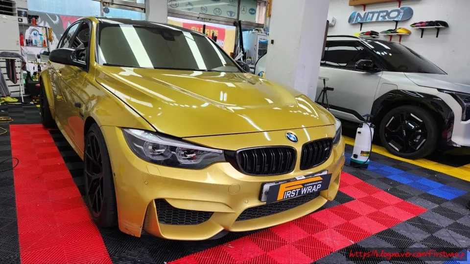 BMW 3 Seriesのカーラッピング事例|ケビンブルーの仕上がり 施工写真 3-1