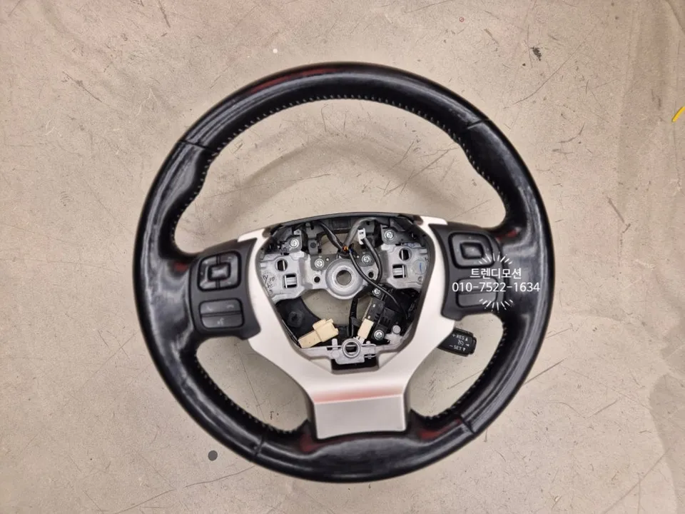Lexus NX 300h steering wheel - Lexus NX 300h Steering Wheel Customization Review photo 4