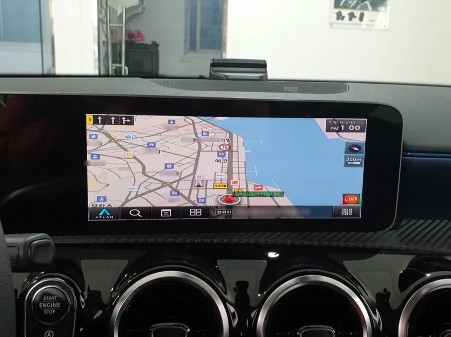 Mercedes-Benz A-Class dash cam - Mercedes-Benz A-Class Dash Cam Installation Review photo 5