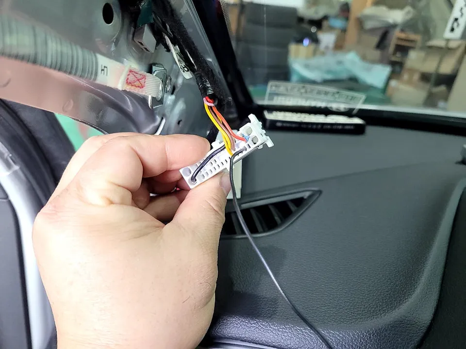 Hyundai Elantra other - Hyundai Elantra Car Service Review — LKAS Camera Upgrade photo 4