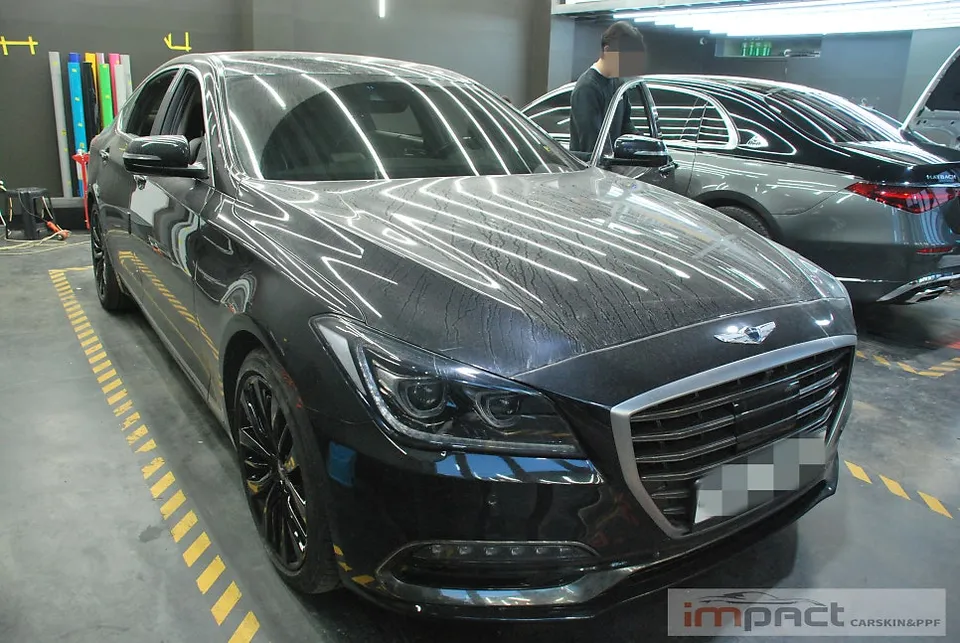 Genesis G80 DHのカーラッピング事例|クローム部分のブラックアウト 施工写真 3-1