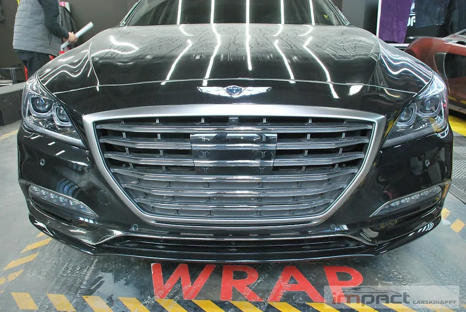 Genesis G80 DHのカーラッピング事例|クローム部分のブラックアウト 施工写真 1-2