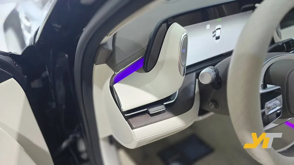 Genesis G90 ambient lighting - Genesis G90 Ambient Lighting Review: Cost & Results photo 4