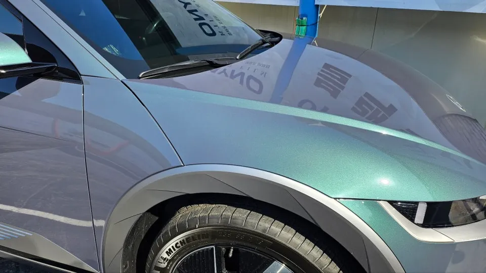 Hyundai IONIQのカーフィルム施工事例｜仕上がりと費用目安 施工写真 4