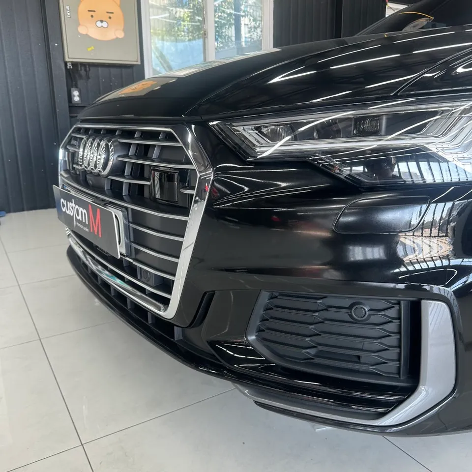 Audi A6のカーラッピング事例｜クロームメッキの印象変更 施工写真 1-2