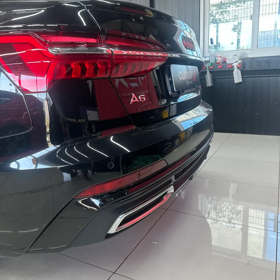 Audi A6のカーラッピング事例｜クロームメッキの印象変更 施工写真 1-3