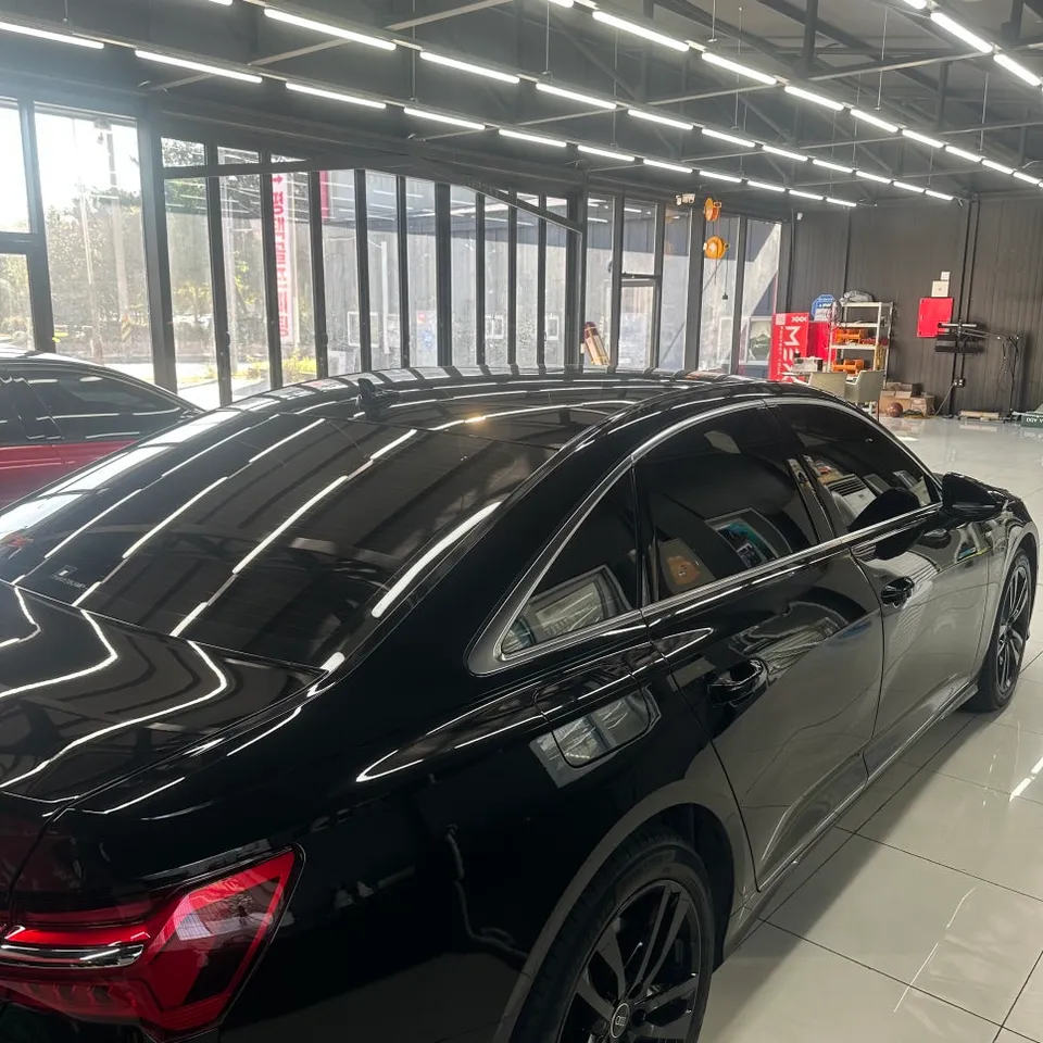 Audi A6のカーラッピング事例｜クロームメッキの印象変更 施工写真 3-3