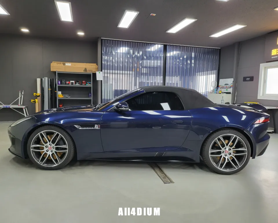 Jaguar F-Typeのカーラッピング事例｜ロックグレーの仕上がり 施工写真 1-2