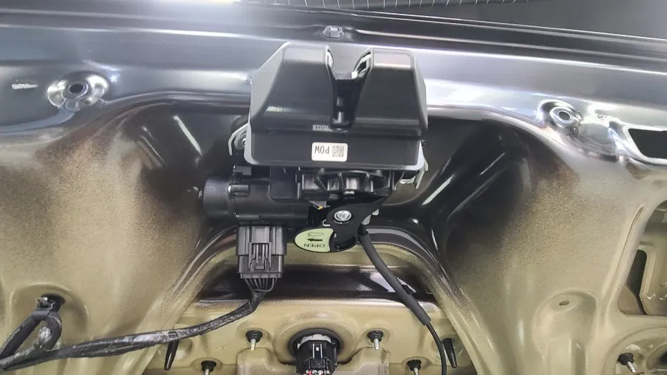 Kia K8 oem options - Kia K8 Power Tailgate Retrofit Review photo 4