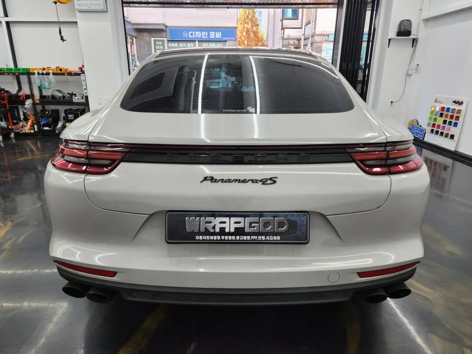 ポルシェ パナメーラ カーラッピング事例|費用目安・仕上がり 施工写真 2-3