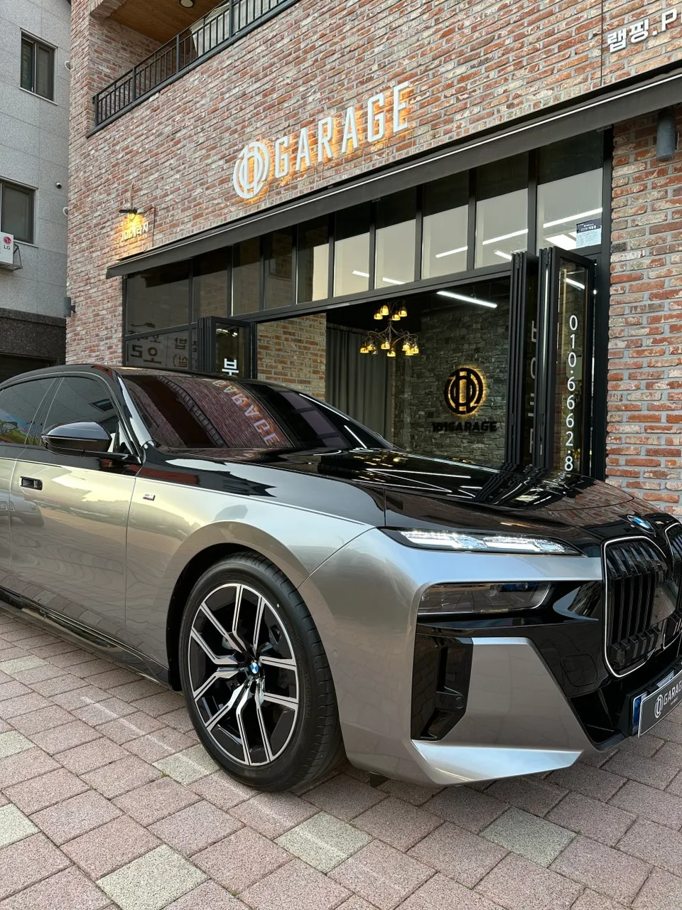 BMW 7 Series G11/G12のカーラッピング事例|費用目安・仕上がり 施工写真 3-3