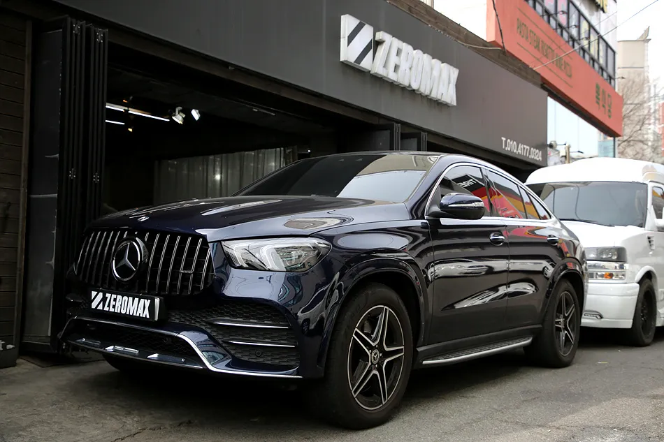 Mercedes-Benz GLE Coupe vinyl wrap - Mercedes-Benz GLE Coupe Vinyl Wrap Review — Satin Pearl White photo 3