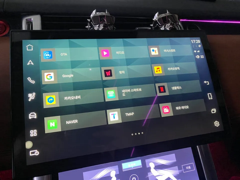 Land Rover Range Rover SportのAndroid Auto・CarPlay取付事例 施工写真 1-3