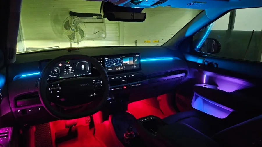 Kia EV3 ambient lighting - Kia EV3 Ambient Lighting Review: Seamless Integration Without OEM photo 4