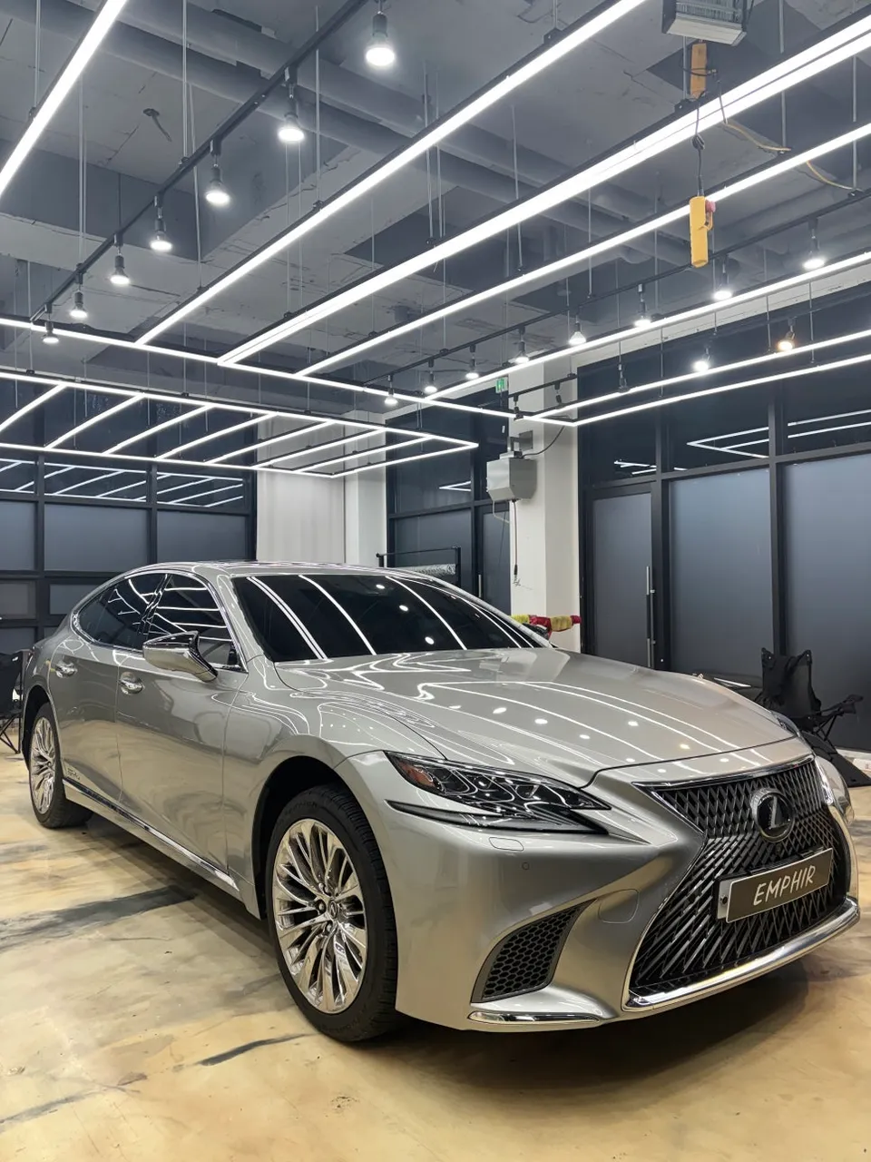 Lexus LS500h vinyl wrap - Lexus LS500h Vinyl Wrap Review — Premium Finish photo 3