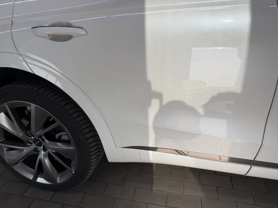 Genesis GV70のガラスコーティング事例|韓国での施工例 施工写真 3-2