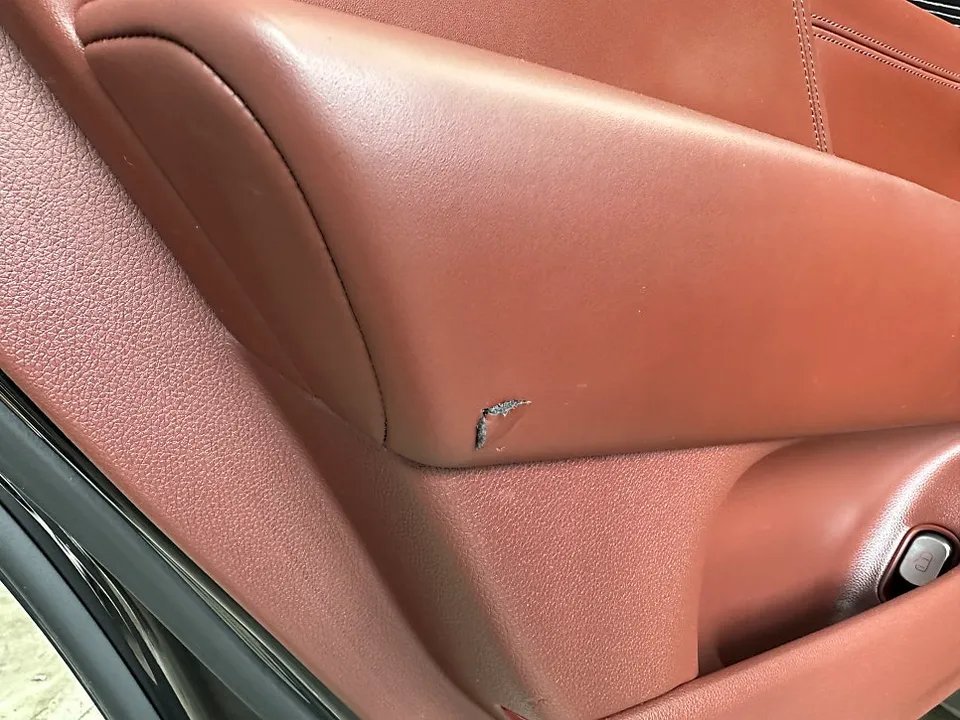 Genesis G90 interior customization - Genesis G90 Interior Customization Review: Cost & Results photo 5