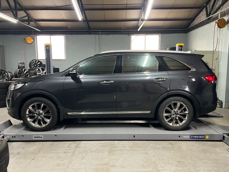 Kia Sorentoのホイールリペア・塗装事例 施工写真 2