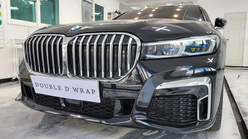 BMW 7 Series vinyl wrap - BMW 7 Series Vinyl Wrap Review: Chrome Delete photo 3