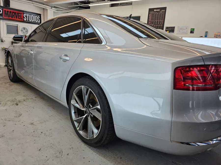 Audi A8のカーラッピング事例｜費用目安・仕上がり 施工写真 2-3